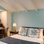 Villa Rhoe *